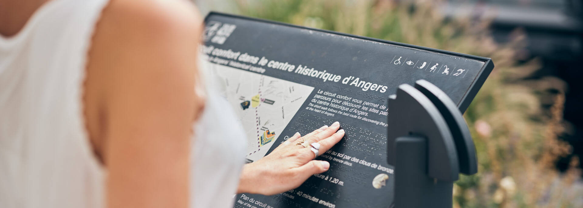 Lutrin patrimonial en braille à Angers