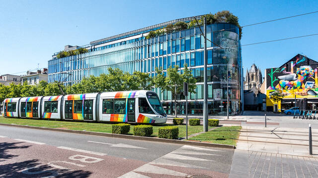 Tramway passant sur le boulevard Foch à Angers