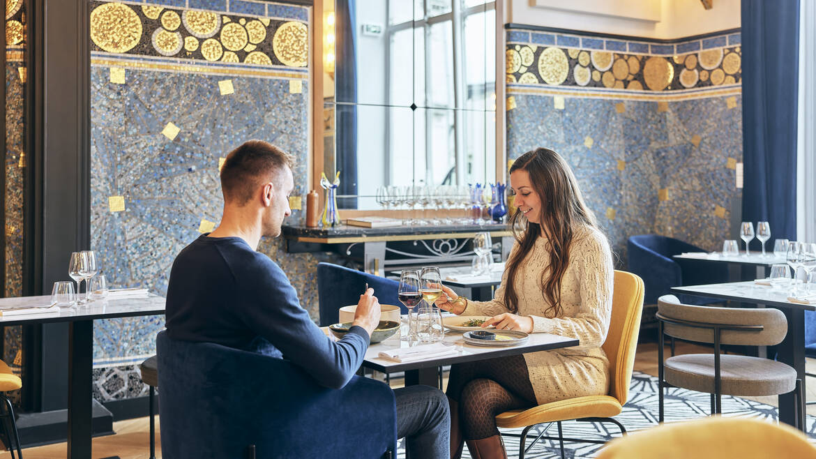 Couple déjeuner au restaurant Odorico de l'Hôtel d'Anjou à Angers pour la St-Valentin