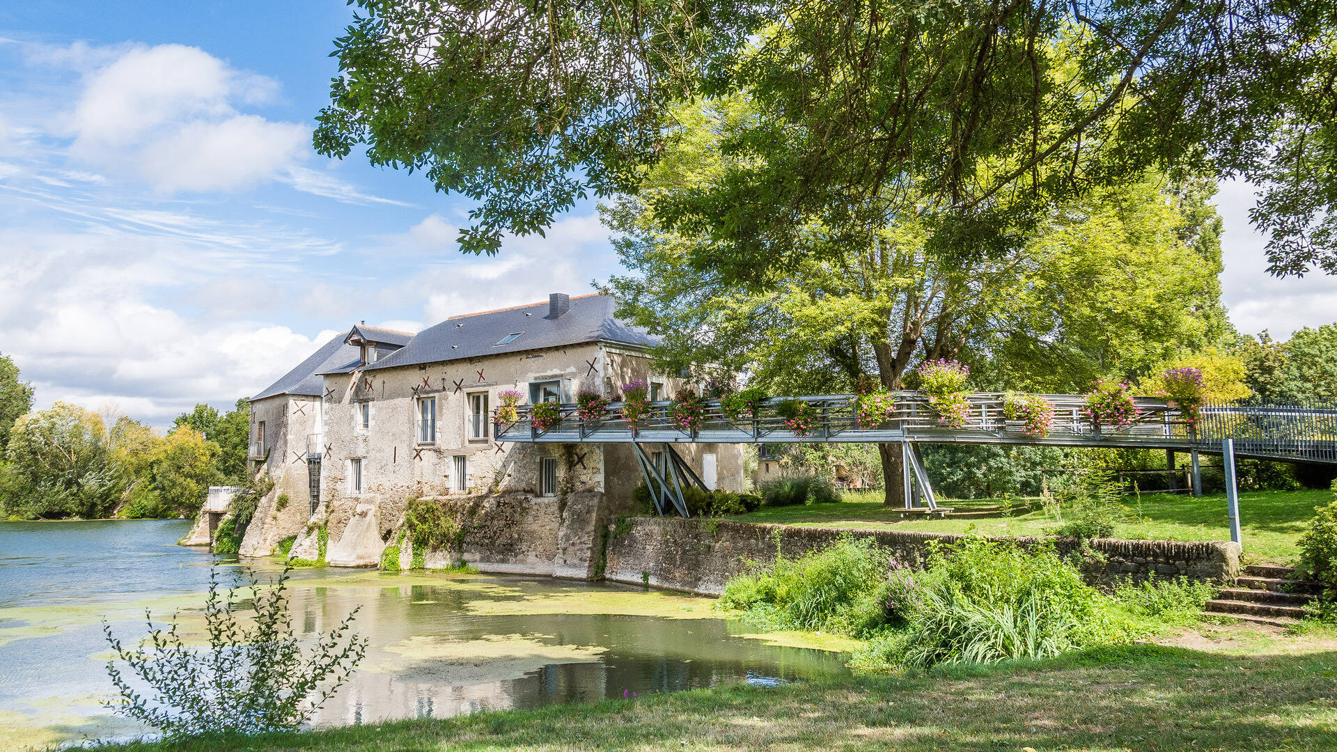 Moulin de Villevêque sur le Loir